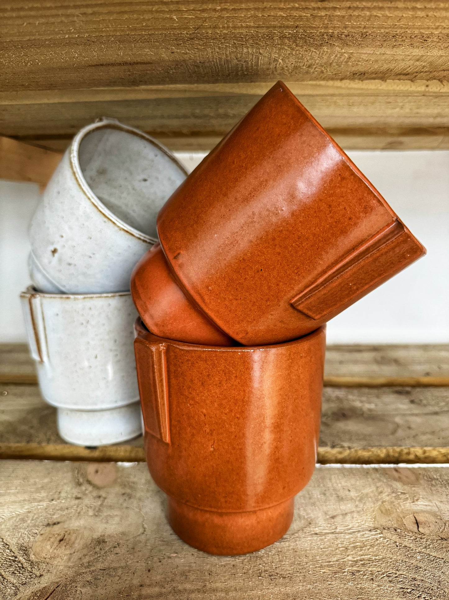 Aries Pot- White/Rust