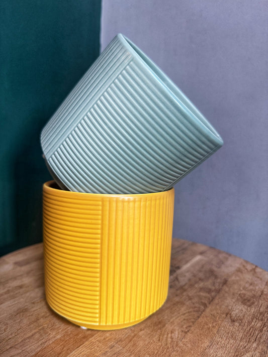 Groove pots